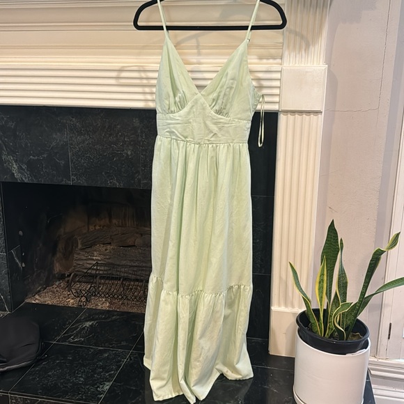 Jessica Simpson lemon color dress like new..Tried,true color on pic 1 - Picture 8 of 11